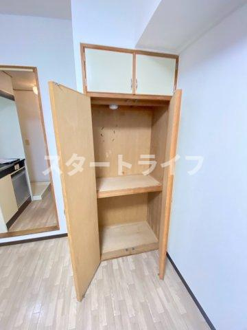 大阪市淀川区宮原１丁目の賃貸マンションの収納