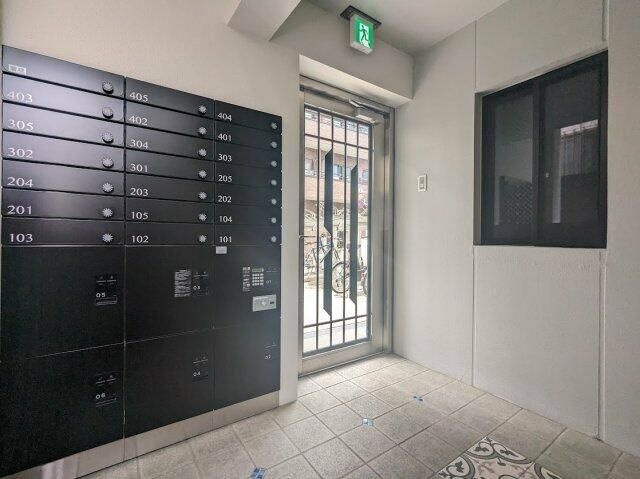 エルファーロ世田谷三宿のエントランス|建物の内部です