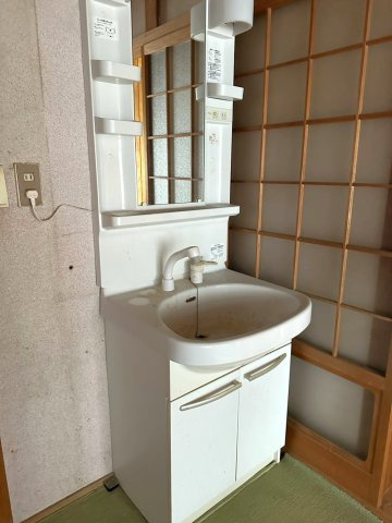 金生町下分　中古戸建の独立洗面台|【独立洗面台】