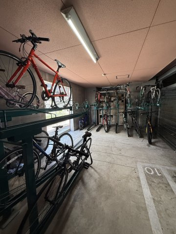 グランドメゾン平尾VINXの駐車場