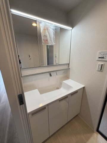 グランドメゾン平尾の独立洗面台