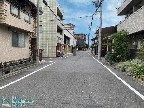 北野西白梅町 中古戸建の前面道路含む現地写真