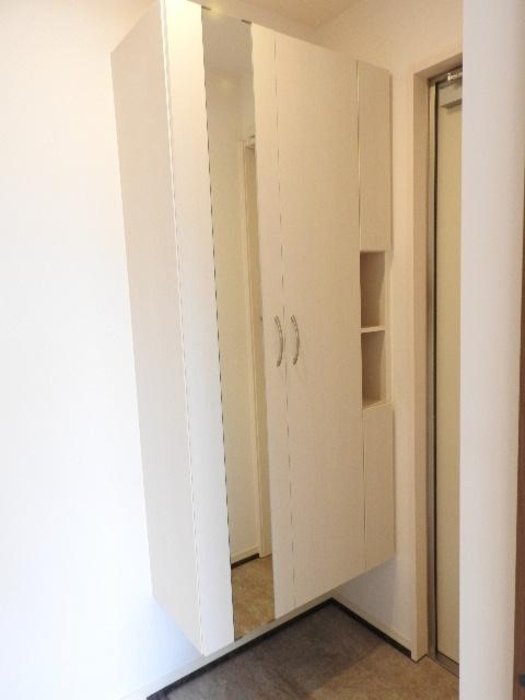 アーバーオークスの玄関|別部屋参照