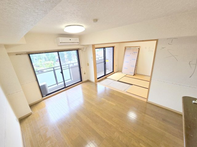 ライオンズマンション河辺東の居間・リビング|※リフォーム工事前写真