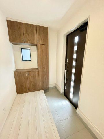北原7期　新築戸建の玄関