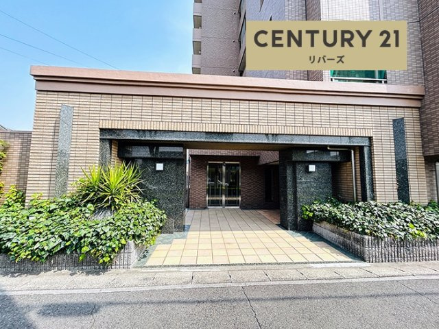 名古屋市港区小碓４丁目の中古マンションの外観|内覧希望の方はお気軽にお問い合わせください♪　南東角地！　駐車場２台確保！　続き間ＬＤＫ約２３．０帖！　スーパーやコンビニ、小学校など徒歩圏内♪