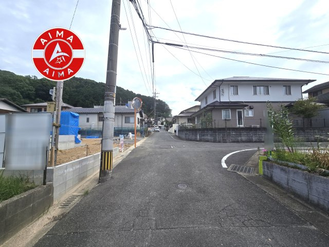 太宰府市石坂2丁目第5-1棟（1号棟）の外観|前面道路含む現地の写真です。