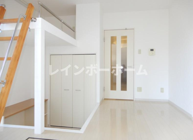 ヌーベルバーグ西馬橋【仲介手数料：50％OFF】対象物件！の居間・リビング