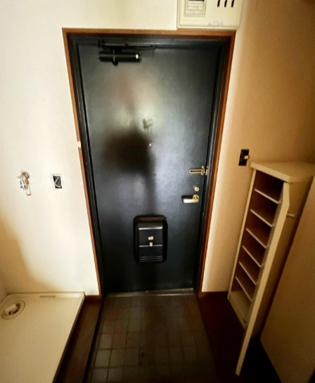 川崎市多摩区長尾２丁目の賃貸マンションの玄関