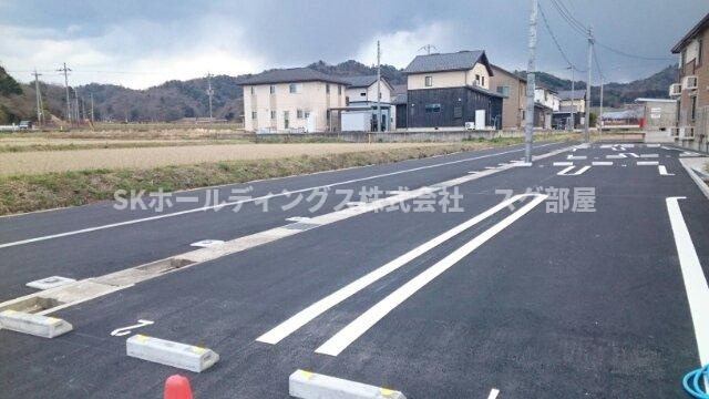 ルミエール周枳Ｂの駐車場