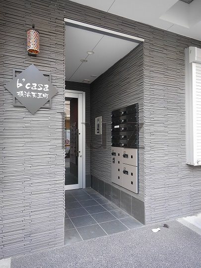 横浜市保土ケ谷区天王町１丁目の賃貸マンションのエントランス
