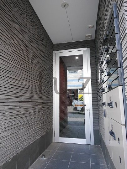 横浜市保土ケ谷区天王町１丁目の賃貸マンションのエントランス