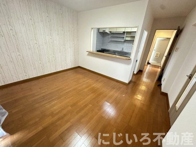 浅井ハイツの居間・リビング