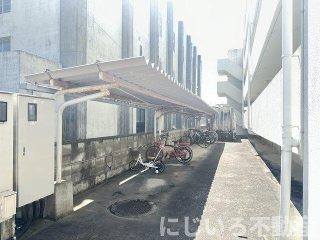 浅井ハイツの駐車場