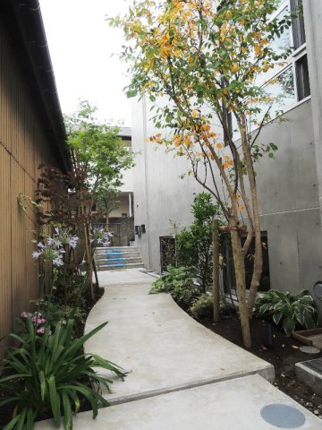 榎ハウス のエントランス
