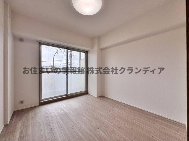 日商岩井西新井マンションの洋室|ドキドキの新生活も、安心してスタート。ぴったりの住まいを見つけませんか？クランディアが一緒に住まい選びをサポートします‼　まずは、お気軽にお問合せください　＃クランディア