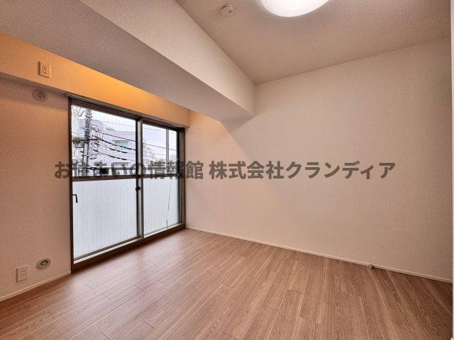 日商岩井西新井マンションの洋室|ドキドキの新生活も、安心してスタート。ぴったりの住まいを見つけませんか？クランディアが一緒に住まい選びをサポートします‼　まずは、お気軽にお問合せください　＃クランディア