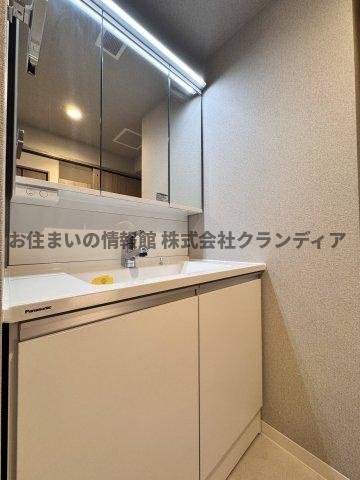 日商岩井西新井マンションの独立洗面台|ドキドキの新生活も、安心してスタート。ぴったりの住まいを見つけませんか？クランディアが一緒に住まい選びをサポートします‼　まずは、お気軽にお問合せください　＃クランディア