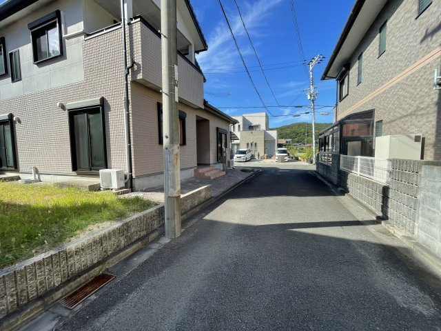 和歌山市加太・中古戸建・54823の前面道路含む現地写真