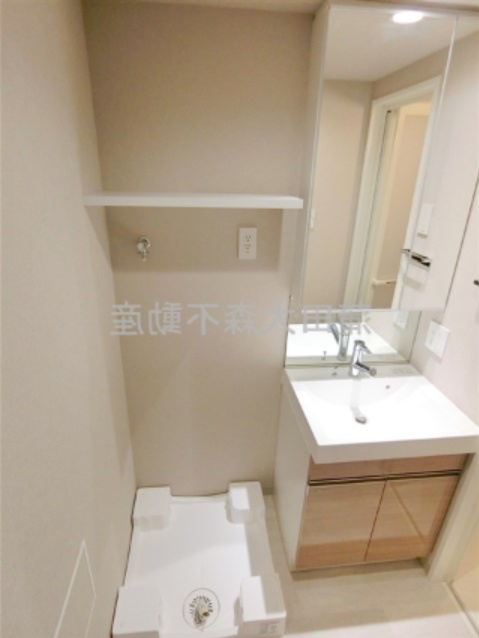 エスティメゾン大森の洗面所|洗面脱衣所　独立洗面台　棚付き洗濯機置き場