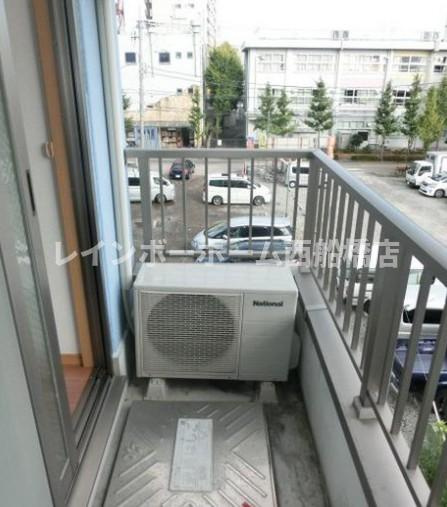 江戸川区篠崎町５丁目のアパートのバルコニー