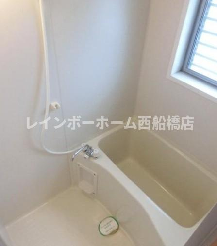 江戸川区篠崎町５丁目のアパートの浴室