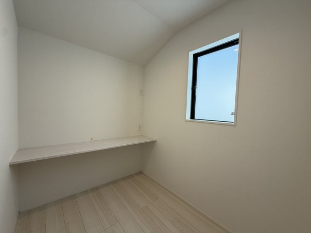 沖縄市松本3期（全2棟）ラスト1号棟の内装|1号棟　フリースペース2.5帖♪（カウンター付き）