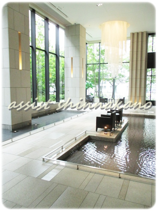 ＧＬＯＢＡＬ　ＦＲＯＮＴ　ＴＯＷＥＲのロビー