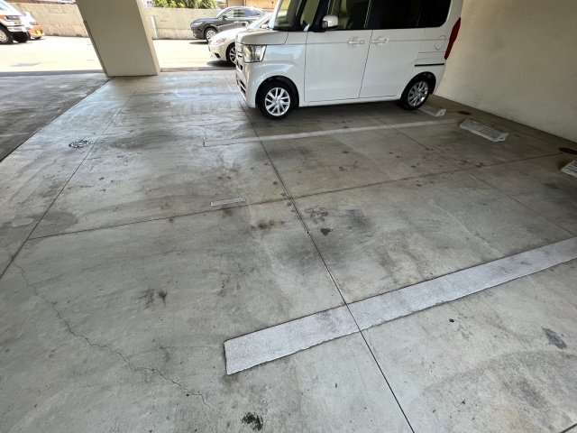 AXIS伊島の駐車場