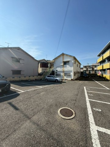 パシフィックメゾン伯方町の駐車場