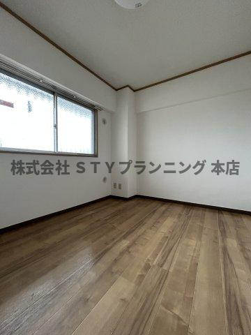 仲介手数料0円！サンテラス森の洋室