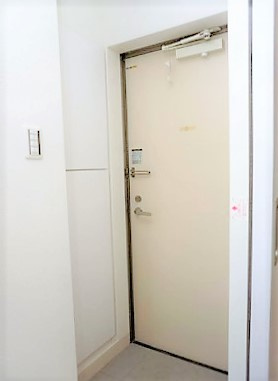 ディアマンテ八千代台の玄関