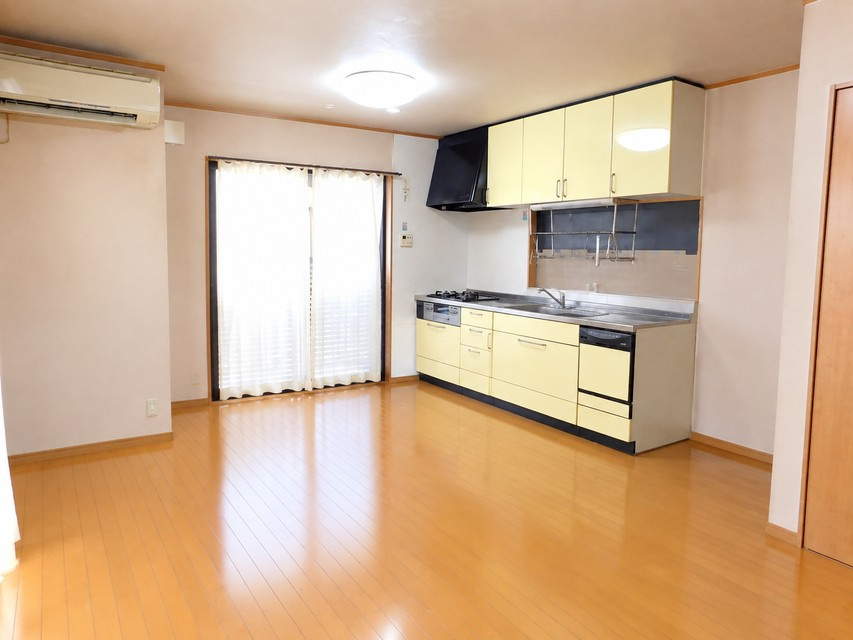 名古屋市中村区高道町１丁目の中古一戸建の居間・リビング|◇リビング◇　　南面で明るいリビング１２．０帖　