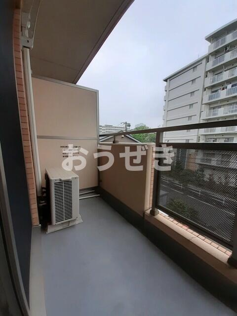 カルナック石鍋のバルコニー