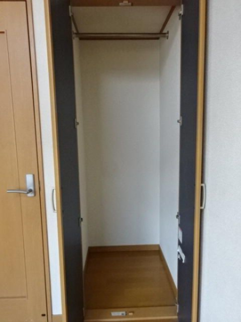 相模原市中央区南橋本１丁目のアパートの収納