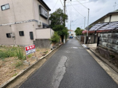【前面道路含む現地写真】 | 日置荘北町１丁　新築一戸建 | 住宅ローンにご不安、ご心配のある方でもイエストアでは豊富な知識でサポート致します♪