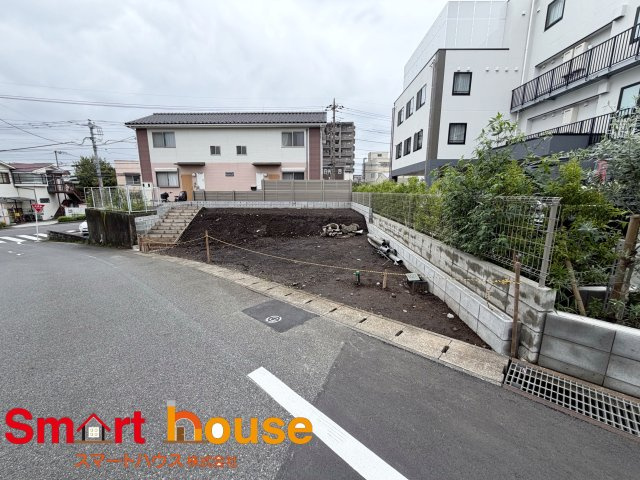 町田市小川第6の前面道路含む現地写真