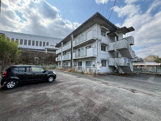 RC！新耐震基準物件！福岡県飯塚市の駐車場