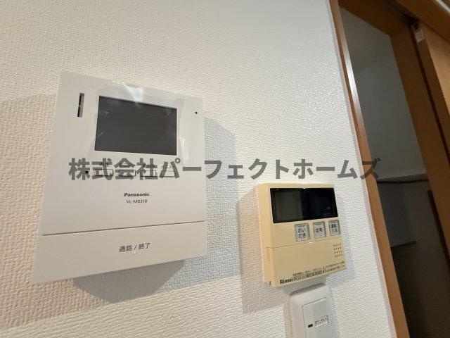 高槻市八幡町戸建　賃貸の設備|TVモニター付きインターホンです