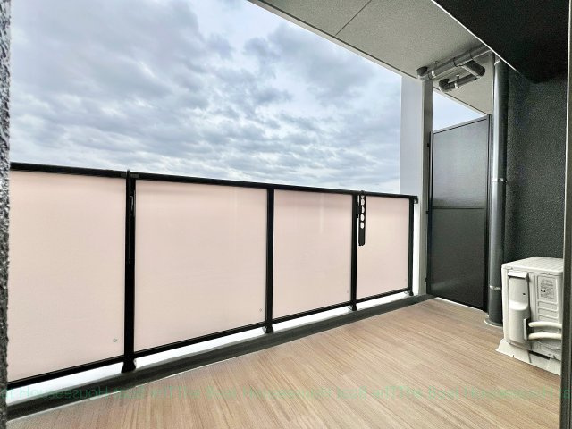プレサンスレイズ桜山WESTのバルコニー