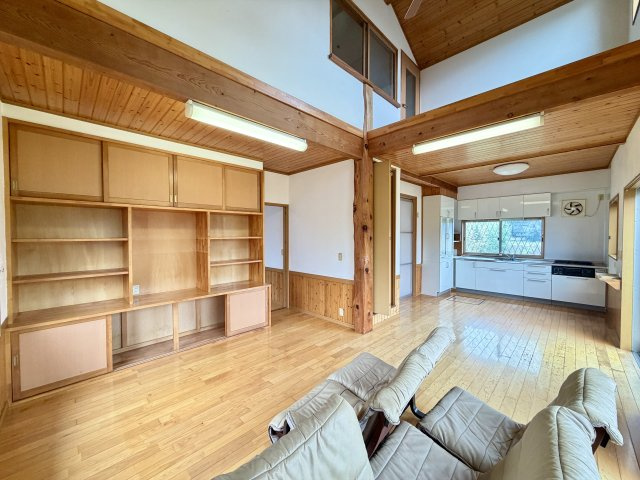 【居間・リビング】 | 北葛飾郡杉戸町大字宮前　中古戸建