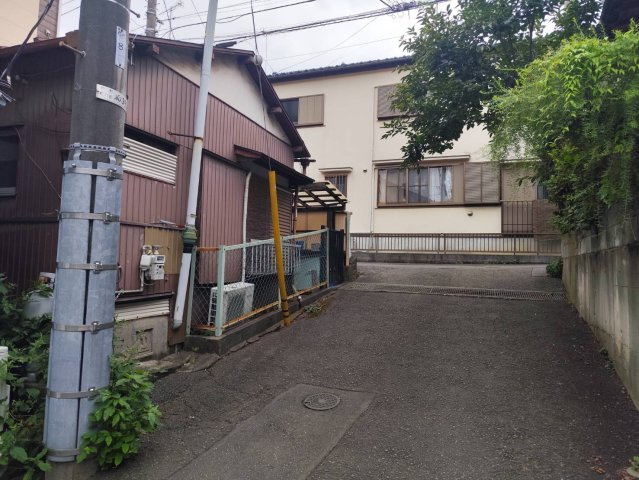 朝霞市根岸台７丁目売地の前面道路含む現地写真
