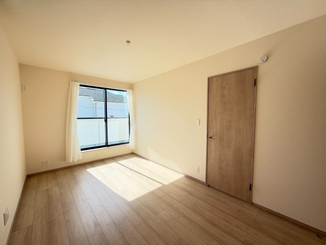沼津市下香貫２０９２番の洋室