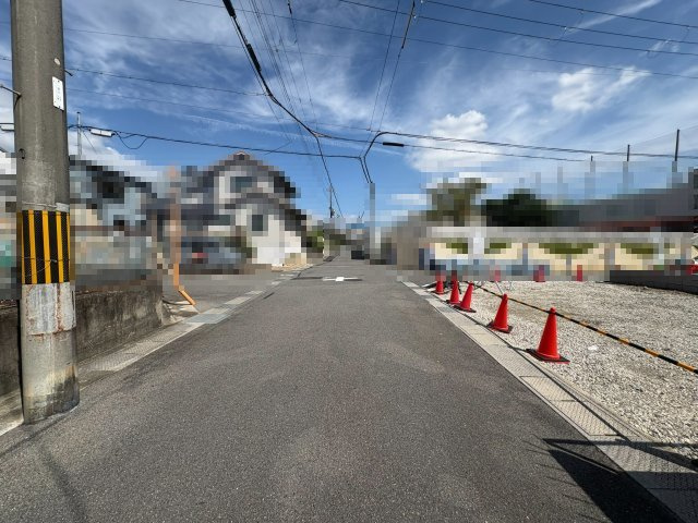 長岡京市調子一丁目の前面道路含む現地写真|建物参考プランの詳細に関するご説明も可能です。
お気軽にお問い合わせください。