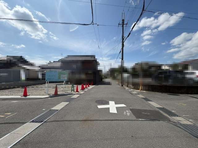 長岡京市調子一丁目の前面道路含む現地写真|スーパー・コンビニ等お買い物施設が充実しております。