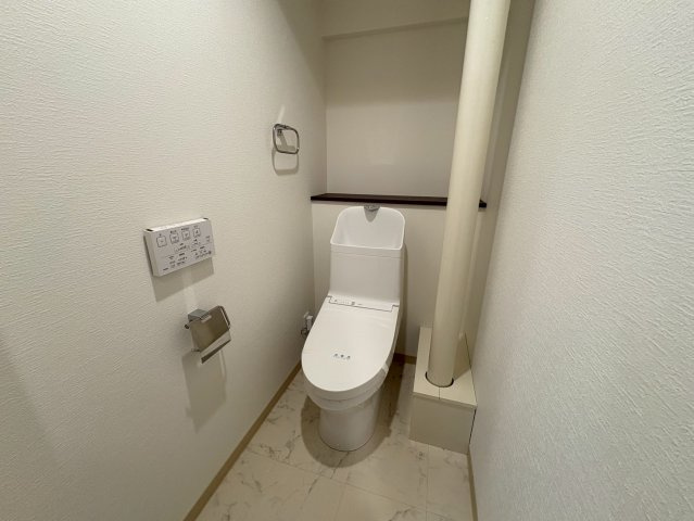 生駒市辻町の賃貸マンションのトイレ