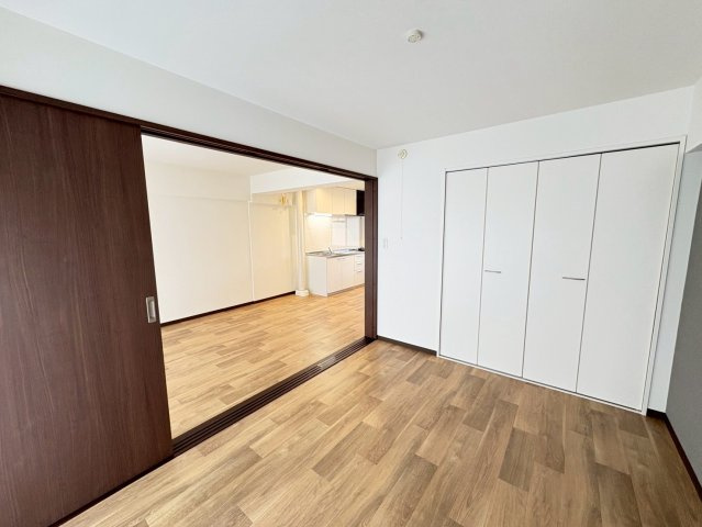 生駒市辻町の賃貸マンションの洋室