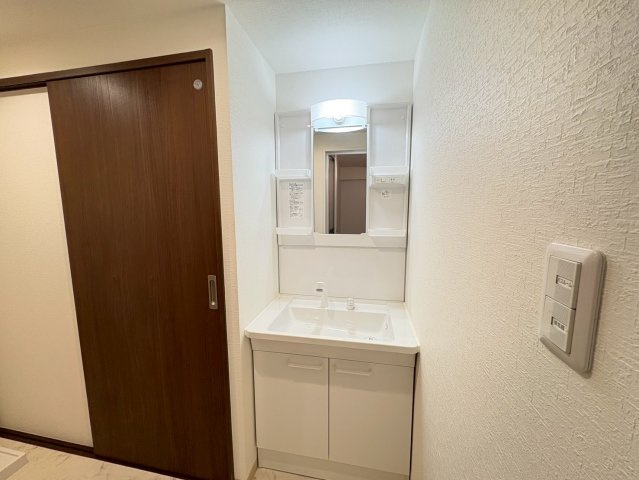 生駒市辻町の賃貸マンションの洗面所
