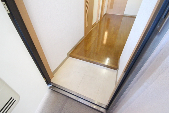 クレセール津島の玄関