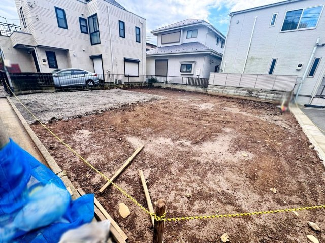 【外観】 | 練馬区旭町1丁目　新築分譲住宅　全1棟（成増店） | リビングを見渡せるカウンター付きスキップフロアを採用。子どもの勉強やリモートワークにちょうどいい、家族の距離感が心地よさを感じられます。